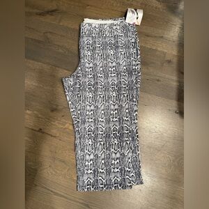 Women with Control Snakeskin Print Pants SZ 4X